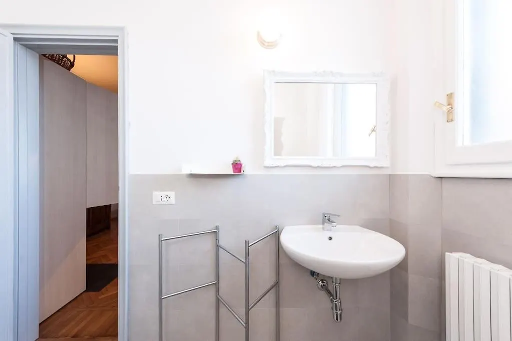 Loft Olmo Centrale, A/C Wifi Florence 0*,  Italy